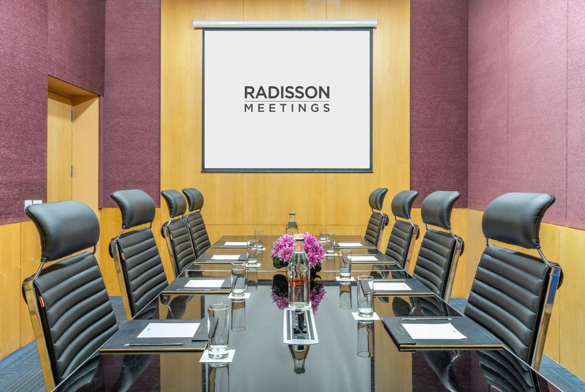 Radisson Gurugram Sohna Road City Center Gurgaon Exterior foto