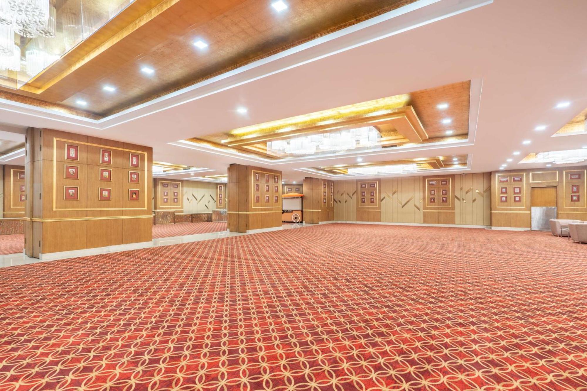 Radisson Gurugram Sohna Road City Center Gurgaon Exterior foto
