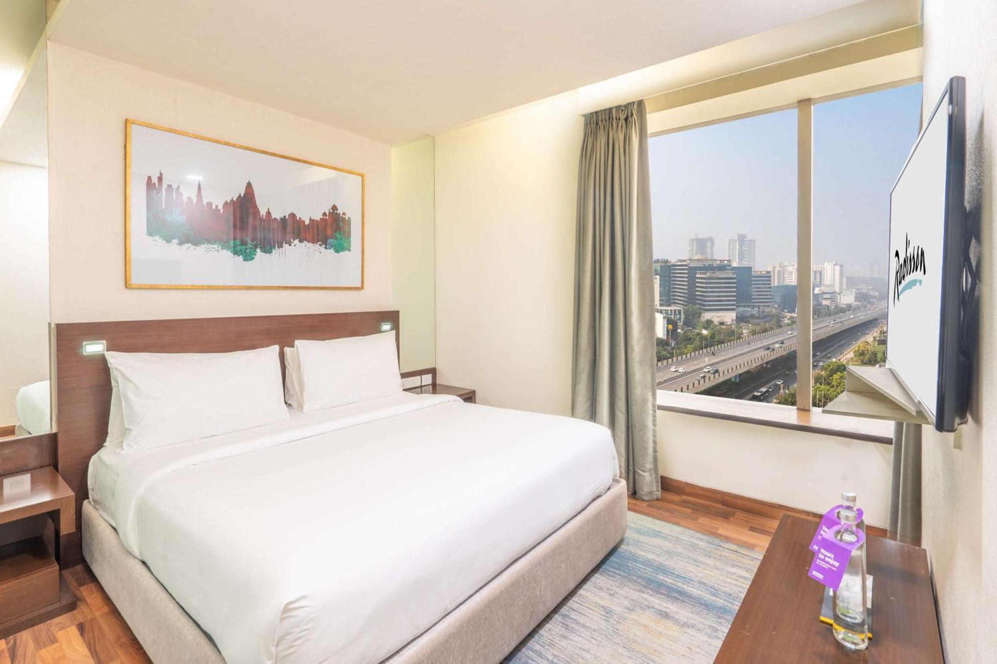 Radisson Gurugram Sohna Road City Center Gurgaon Exterior foto