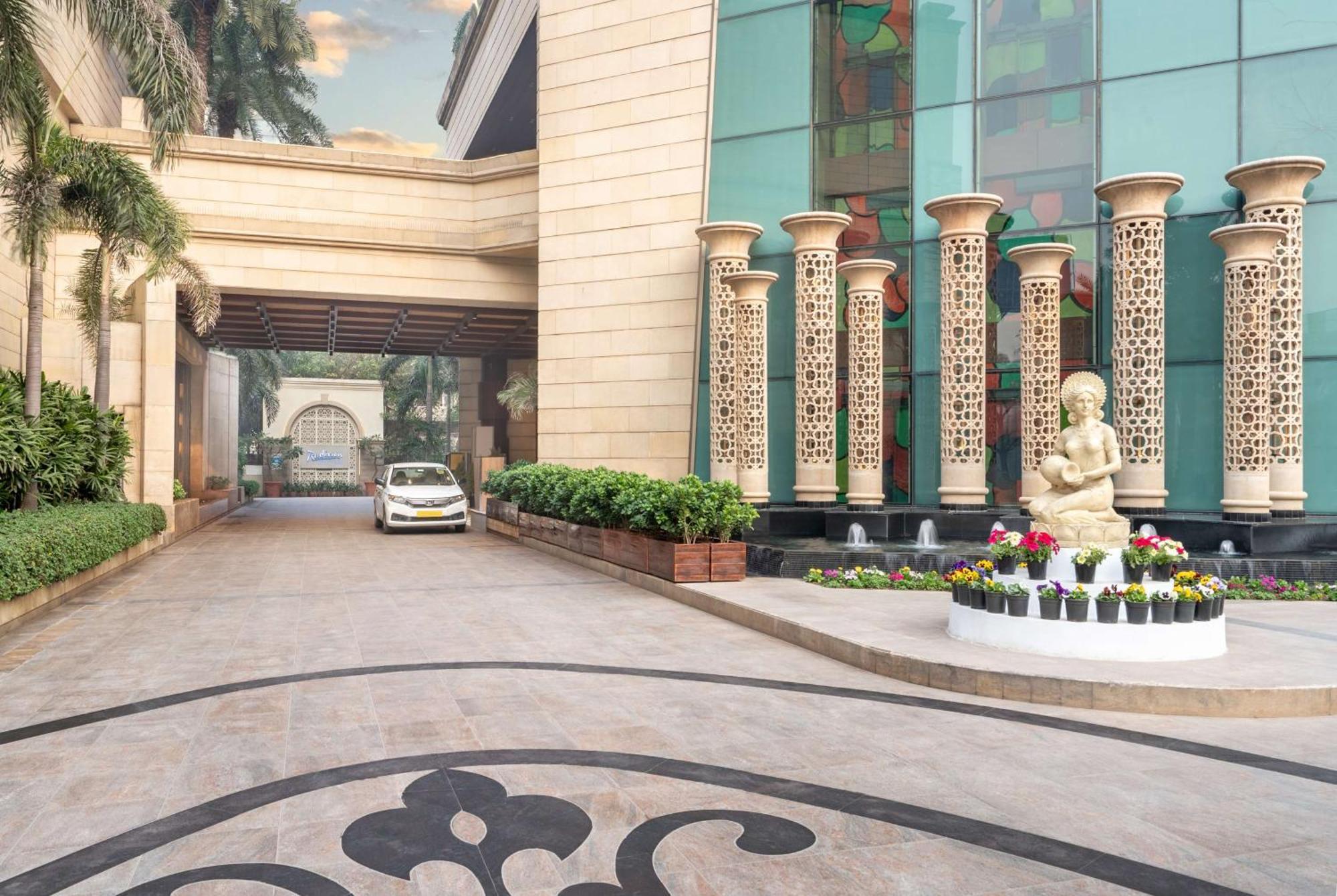 Radisson Gurugram Sohna Road City Center Gurgaon Exterior foto