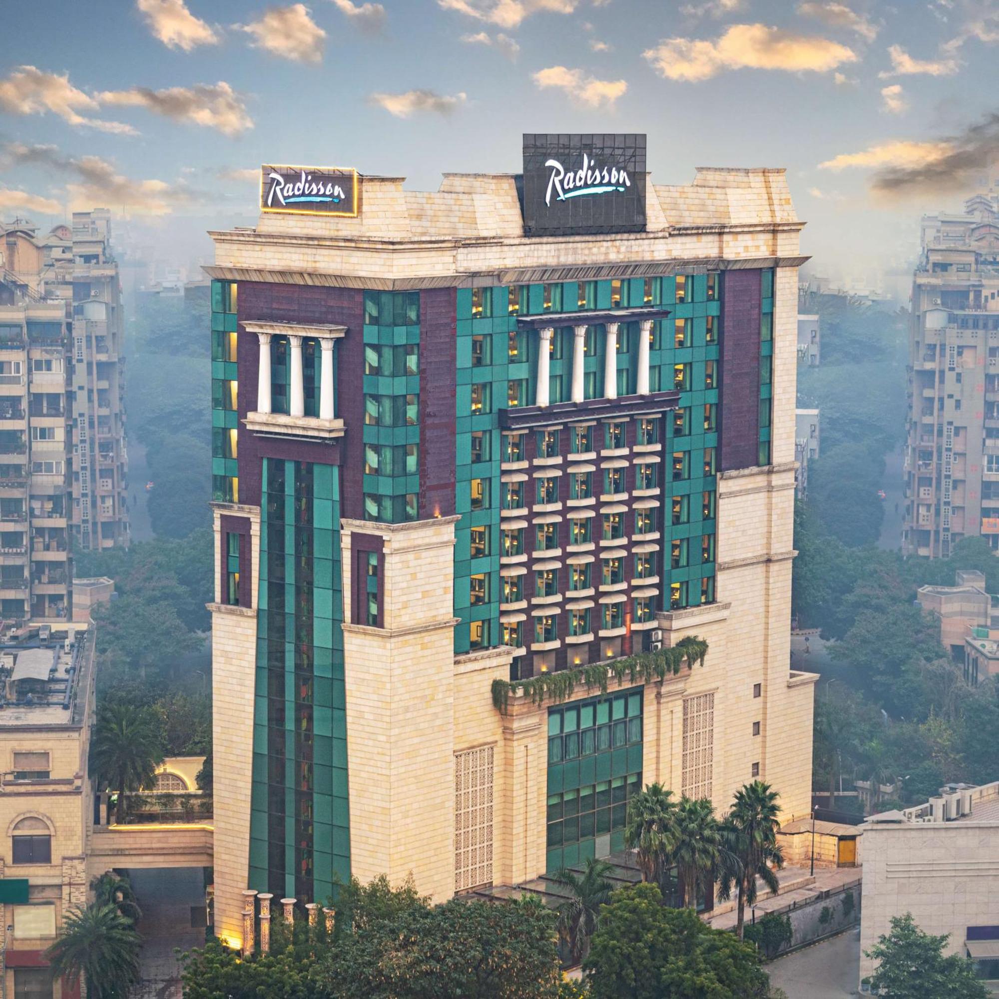 Radisson Gurugram Sohna Road City Center Gurgaon Exterior foto